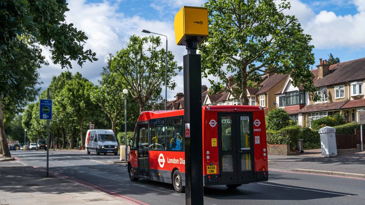 UK speed camera tolerances Met police lowers speed limit enforcement threshold Auto Express